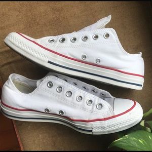 white lowtop all stars converse